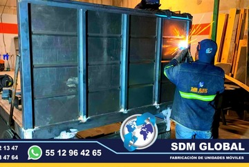 Fabricantes de Rampas hidraulicas para camiones, camionetas, de carga y descarga venta y fabricacion. SDM Global Mexico somos una empresa líder en la fabricacion de Rampas Hidraulicas para camion, camioneta, de carga y descarga cajas y remolques con personal altamente capasitado para su fabricacion, contamos con diferentes capasidades en cada rampa hidraulica.Las rampas hidráulicas son plataformas de acero que te ayudarán a cargar y descargar una gran cantidad de productos en menor tiempo, fabricadas para carrocerias remolques cajas secas plataformas unidade moviles, especiales para chasis camioneta camiones rabones.Somos una Empresa Mexicana líder en el Mercado con años de experiencia, especialistas como fabricantes de Rampas Hidraulicas unidades moviles, carrocerias, cajas secas, remolques, pipas de agua, compactadores de basura, alargado y acorazado de chasis, equipamiento de patrullas, ambulancias de traslado, gruas de plataforma, redilas estaquitas, unidades para trasalado de reos, personal, primer respondiente, antimotin, proximidad, etc.Somos fabribricantes directos, distribuidores en todo Mexico, comunicate y te atenderemos personalmente. Fabricantes de Rampas hidraulicas para camiones, camionetas, de carga y descarga venta y fabricacion. SDM Global Mexico somos una empresa líder en la fabricacion de Rampas Hidraulicas para camion, camioneta, de carga y descarga cajas y remolques con personal altamente capasitado para su fabricacion, contamos con diferentes capasidades en cada rampa hidraulica.Las rampas hidráulicas son plataformas de acero que te ayudarán a cargar y descargar una gran cantidad de productos en menor tiempo, fabricadas para carrocerias remolques cajas secas plataformas unidade moviles, especiales para chasis camioneta camiones rabones.Somos una Empresa Mexicana líder en el Mercado con años de experiencia, especialistas como fabricantes de Rampas Hidraulicas unidades moviles, carrocerias, cajas secas, remolques, pipas de agua, compactadores de basura, alargado y acorazado de chasis, equipamiento de patrullas, ambulancias de traslado, gruas de plataforma, redilas estaquitas, unidades para trasalado de reos, personal, primer respondiente, antimotin, proximidad, etc.Somos fabribricantes directos, distribuidores en todo Mexico, comunicate y te atenderemos personalmente.